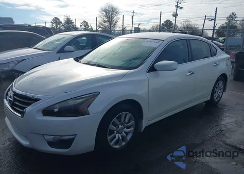 2015 Nissan Altima 2.5 S z USA, uszkodzony, nr VIN 1N4AL3AP1FC454828